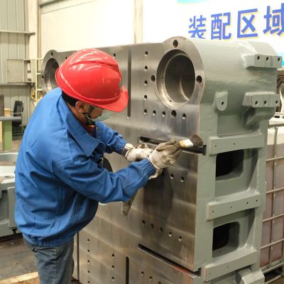 380T Injection Molding Machine For Manufacturing Desktop Trash Cans