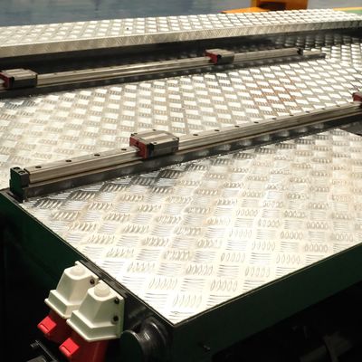 OUCO Energy Saving Environmentally Friendly Injection Molding Machine For Manufacturing Trash Cans